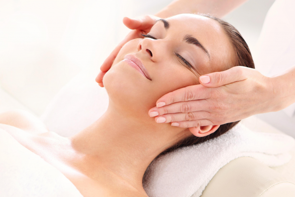 Relaxation Facial Massage Advanced Medical Aesthetics 